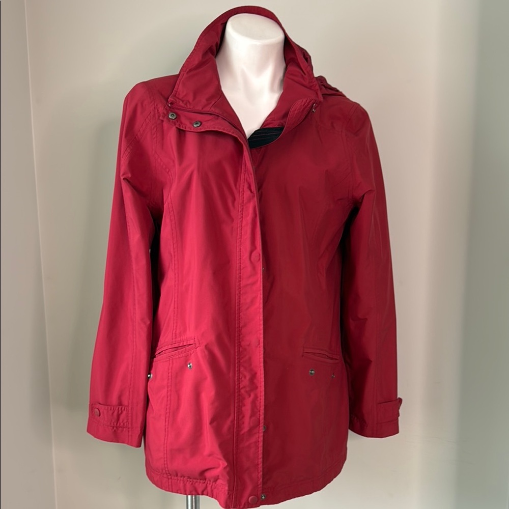 Women’s L.L. Bean Hooded Rain Jacket Medium